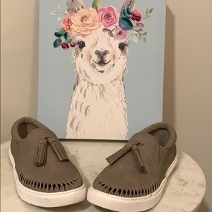 Causal sneakers